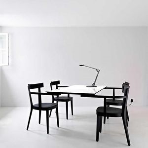 mesa contemporánea