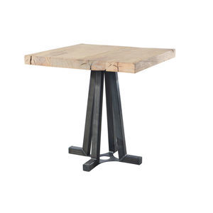 mesa bistró de estilo industrial