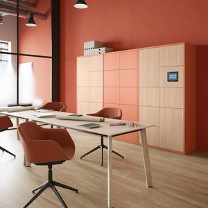 contenedor con compartimentos de acero