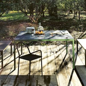 mesa contemporánea