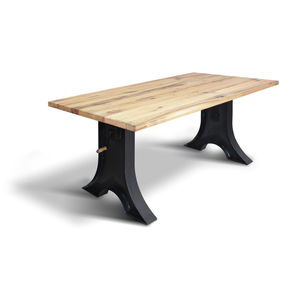 mesa de comedor de diseño industrial