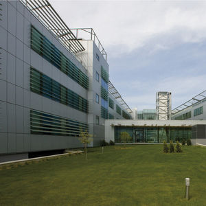 celosía con lamas de aluminio
