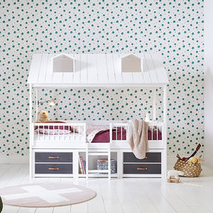 habitación para niños blanca