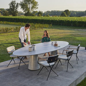 mesa de comedor contemporánea