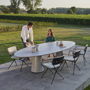 mesa de comedor contemporánea