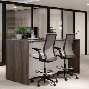 taburete de trabajo contemporáneo