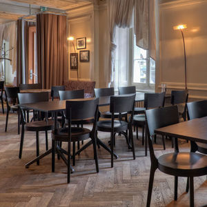 silla de restaurante contemporánea