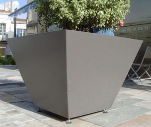 jardinera de metal