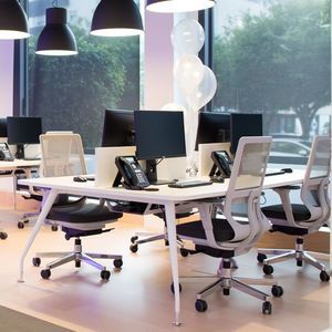 silla de oficina contemporánea