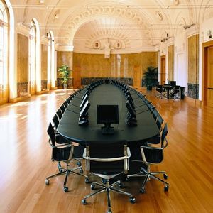 mesa de reuniones contemporánea