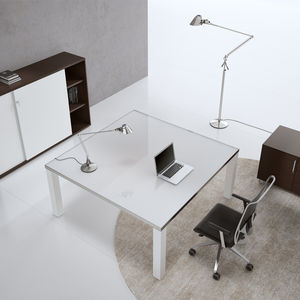 mesa de reuniones contemporánea