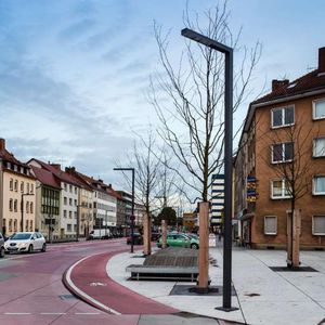 farola urbana / contemporánea / de aluminio / con difusor de vidrio templado