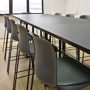 silla de bar contemporánea