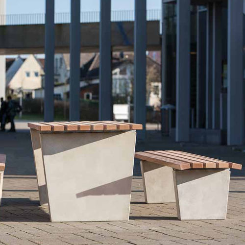 Banco público contemporáneo - Prüm 2.0 - Gem. Westeifel Werke GmbH - de acero galvanizado / de hormigón / de madera de frondosa