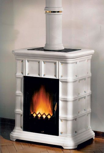 Estufa de leña - VANIA - KARMEK ONE SRL - tradicional / de cerámica