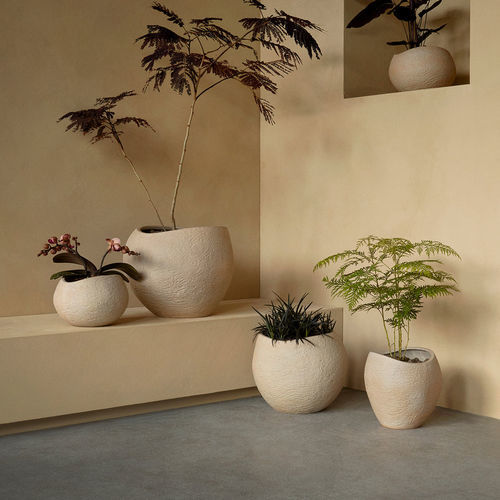 Maceta de jardín de arenisca - PLANTAS - AUDO - redonda / para uso residencial / beis