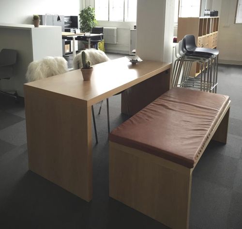 Banco contemporáneo - HIGH CUBE - cube Design - de madera / laminado