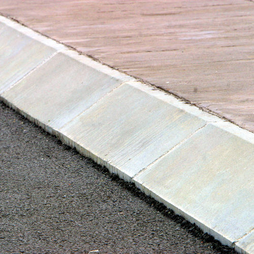 Borde de acera - C7 & C9 - Prefabricados Alberdi - de hormigón / angular