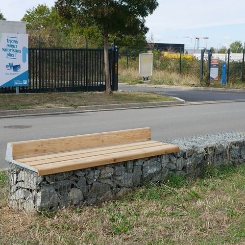 Banco público contemporáneo - EVOL S - ID GABION - L'AGENCE URBAINE - de alerce / de acero galvanizado / de piedra