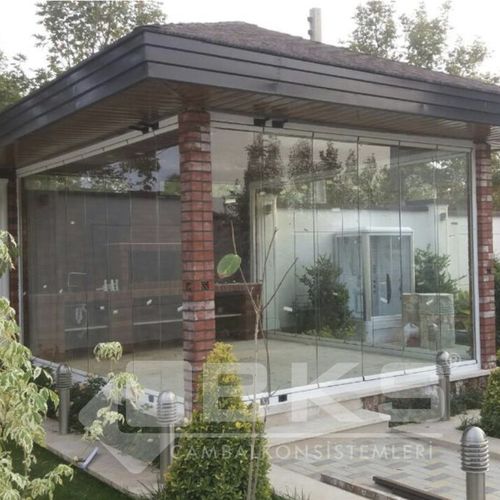 Cortina de cristal plegable - GLASS DOOR SYSTEM - BKS balcony glazing systems - de aluminio / de 3 batientes / de 1 batiente