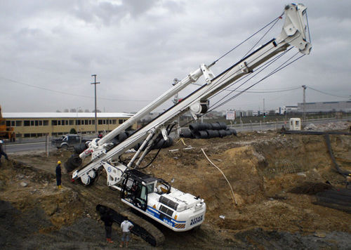 Perforadora con motor diésel - SR-60 - SOILMEC S.P.A. - rotativa / DTH / para obra de construcción