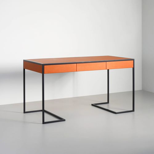 Escritorio contemporáneo - Albany - TOM FAULKNER - de nogal / de cuero / recto