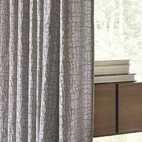 Tela para cortinas IRIDOS ZARDOZI BLACK EDITION con motivos