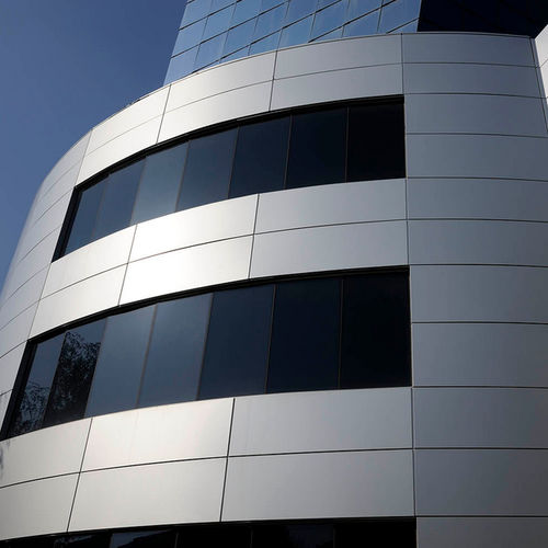 Revestimiento de fachada de paneles - AVAZ 'TWIST TOWER' - ALUCOBOND - de titanio / de aluminio / de composite
