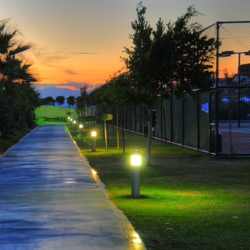 Bolardo de iluminación de jardín - IRAGNO - BSI LIGHTING TECHNOLOGIES INC. - contemporáneo / de acero inoxidable / de aluminio fundido