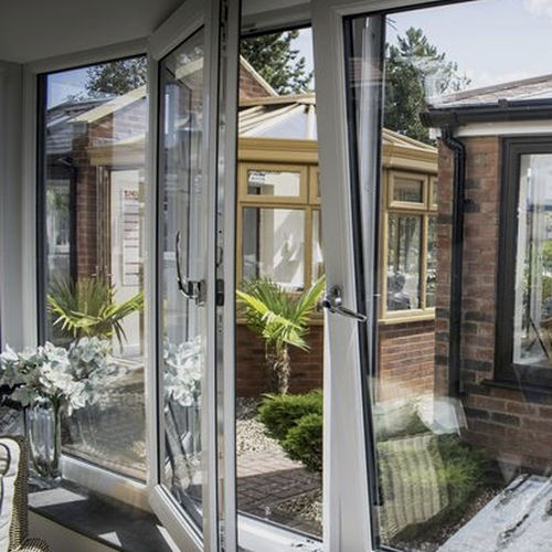 Ventana de madera - EURO STYLE - Authentic Timber Windows Ltd - oscilobatiente / con vidrio doble / resistente al agua