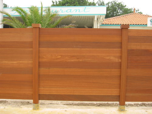 Valla de láminas - LAMES EXOTIQUE - Beach Concept - de jardín / para espacio público / para campo deportivo