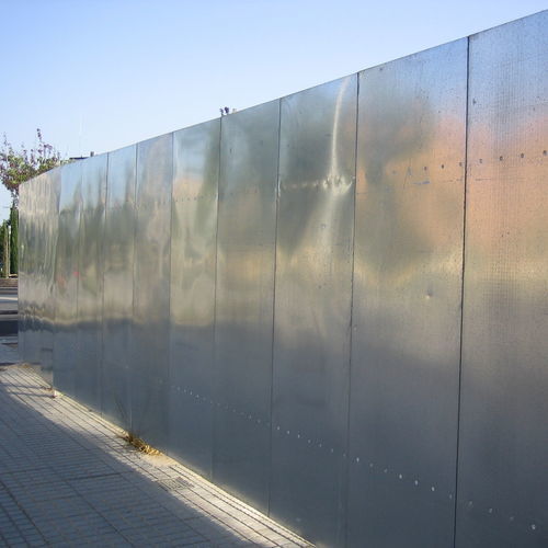 Valla de láminas - VALLA REUTILIZABLE - TRANSFORMADOS Y ACCESORIOS DEL SUR, S.L - para obra / de acero / rectangular