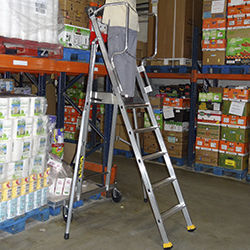 Escalera pequeña para el sector profesional - ERM   - CENTAURE - contemporánea