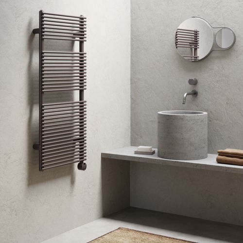 Radiador toallero contemporáneo - Colibrì - Caleido srl - eléctrico / de agua caliente / 501 w...750 w