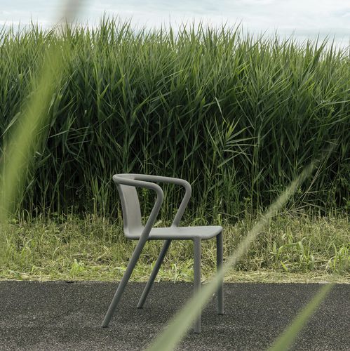 Silla contemporánea - RE Air - MAGIS - de exterior / de poliolefina / apilable