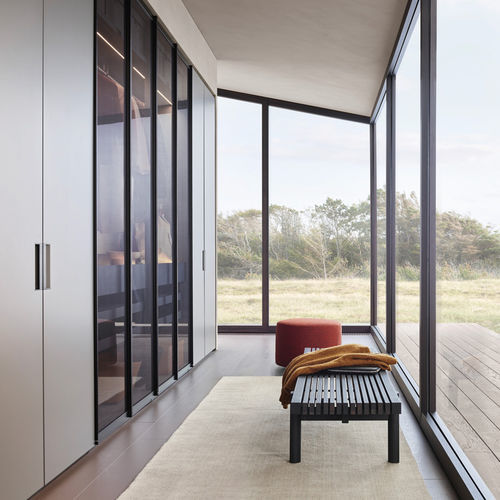 Banco contemporáneo - Poliform - de cuero / de chapa de madera / de madera maciza