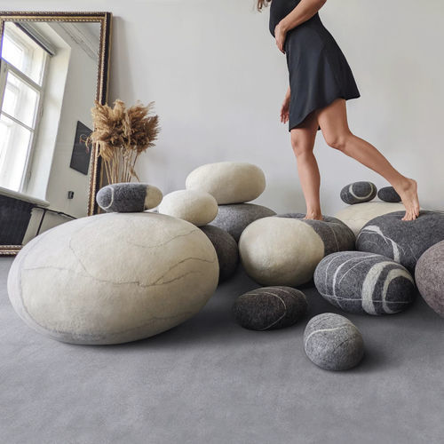 Puf contemporáneo - SET NOW - Katsu Stones - de lana / redondo / hecho a mano