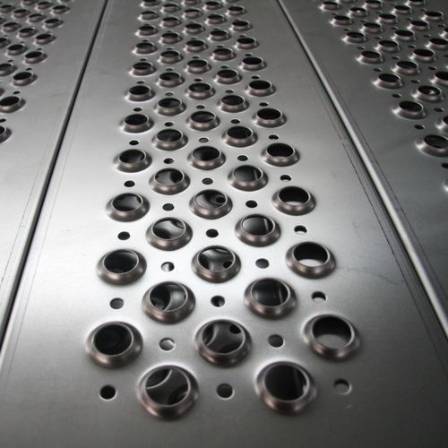Tarima de aluminio - Perf Oo - Metart Building Tech Co.,Ltd - de acero inoxidable / de acero galvanizado / de acero dulce