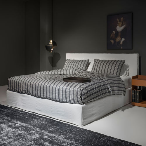 Cama de matrimonio - KEY WEST - VILLEVENETE BY GATTI - individual / de diseño / tapizada