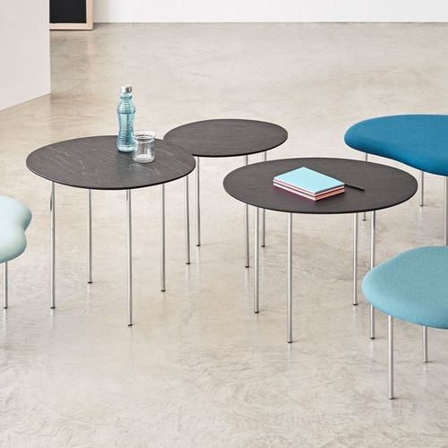Mesita auxiliar contemporánea - DROPLETS - CAPDELL - de haya / con base de metal cromado / con base metálica pintada