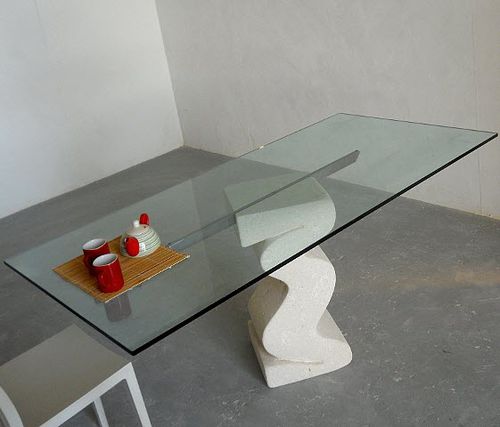 Mesa de comedor contemporánea - Flex - stonebreakers - de cristal / con base de piedra / rectangular