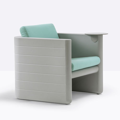 Sillón contemporáneo - SUNSET 625 - PEDRALI - de tela resistente al agua / de polietileno / con mesita