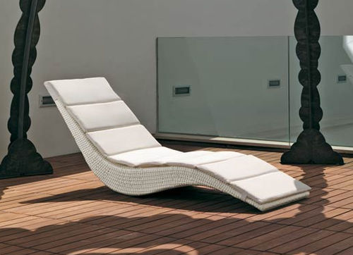 Tumbona contemporánea - PANAREA - Dolcefarniente by DFN srl - de resina trenzada / de jardín / blanca