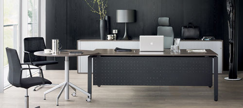 Escritorio ejecutivo - PURE - Wiesner Hager - contemporáneo / de madera / para el sector profesional
