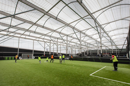Tensoestructura sobre armazón metálico - LE FIVE LA COURNEUVE - SMC2 - marquesina / para cubierta / para campo deportivo