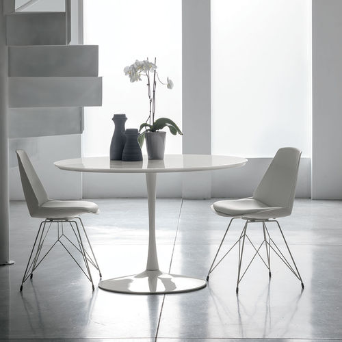 Mesa de comedor contemporánea - FLUTE - Target Point - de material laminado / con base metálica pintada / redonda