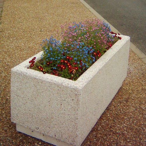 Jardinera de hormigón - Francioli - rectangular / contemporánea / para espacio público