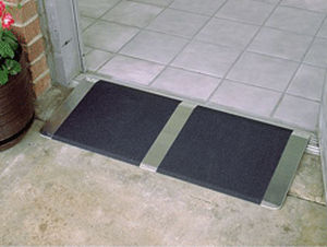 Rampa de acceso para discapacitados - ALUMINUM  - Handi-Ramp - de paso de umbral de puerta