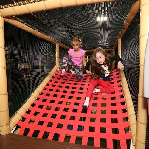 Trepador de interior - PYRAMID RUN   - Soft Play LLC
