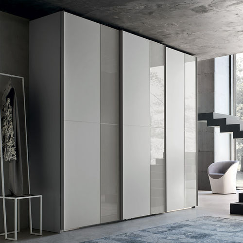 Armario contemporáneo - ZEN - Maronese - de madera lacada / de fresno